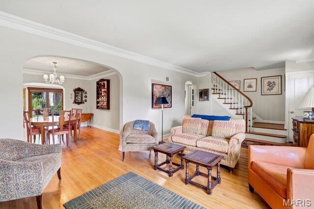 8124 Stratford Drive, Clayton, MO 63105