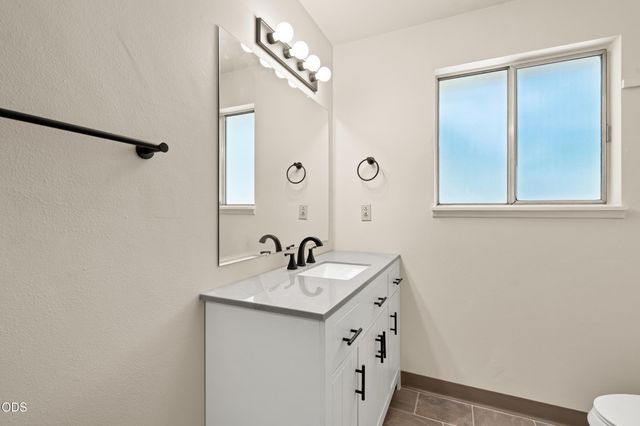 1950 NW Michelle Way, Grants Pass, OR 97526