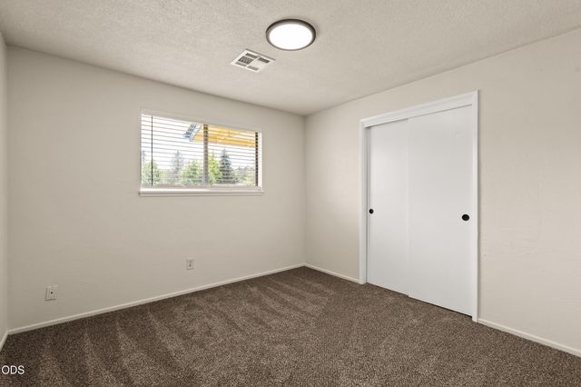 1950 NW Michelle Way, Grants Pass, OR 97526