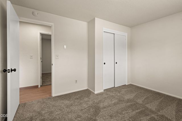 1950 NW Michelle Way, Grants Pass, OR 97526