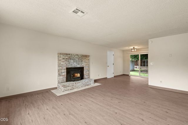 1950 NW Michelle Way, Grants Pass, OR 97526