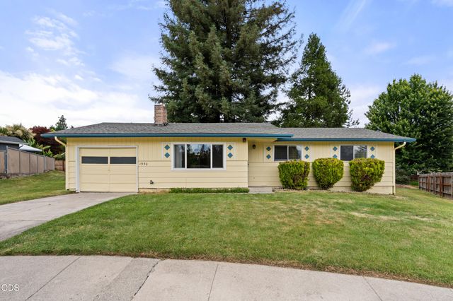 1950 NW Michelle Way, Grants Pass, OR 97526