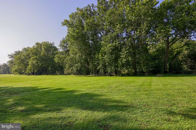 1326 STILLWATER RD, Lancaster, PA 17601