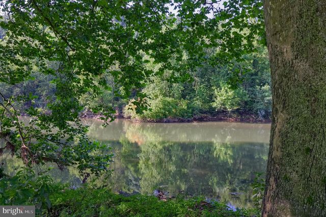 1326 STILLWATER RD, Lancaster, PA 17601