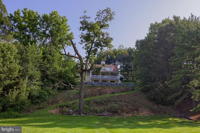 1326 STILLWATER RD, Lancaster, PA 17601