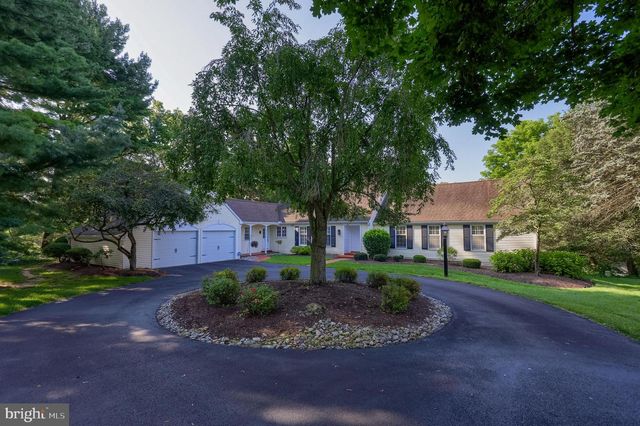 1326 STILLWATER RD, Lancaster, PA 17601