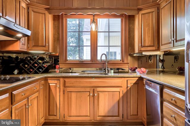 1326 STILLWATER RD, Lancaster, PA 17601