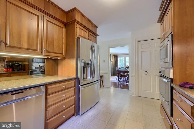 1326 STILLWATER RD, Lancaster, PA 17601