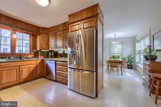 1326 STILLWATER RD, Lancaster, PA 17601