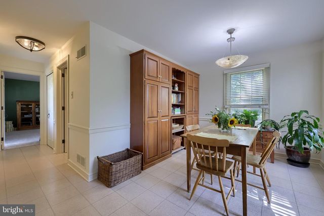 1326 STILLWATER RD, Lancaster, PA 17601