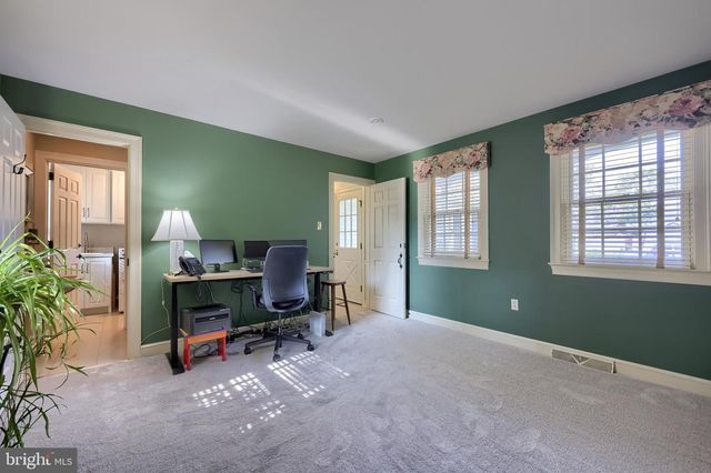 1326 STILLWATER RD, Lancaster, PA 17601