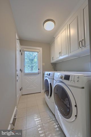 1326 STILLWATER RD, Lancaster, PA 17601