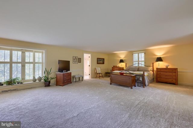 1326 STILLWATER RD, Lancaster, PA 17601