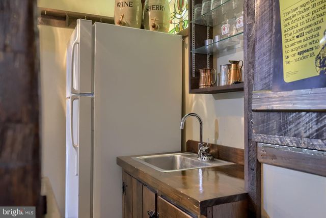 1326 STILLWATER RD, Lancaster, PA 17601