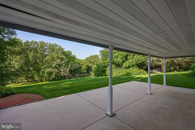 1326 STILLWATER RD, Lancaster, PA 17601