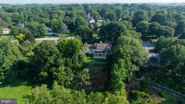 1326 STILLWATER RD, Lancaster, PA 17601