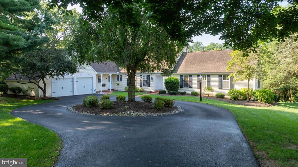 1326 STILLWATER RD, Lancaster, PA 17601