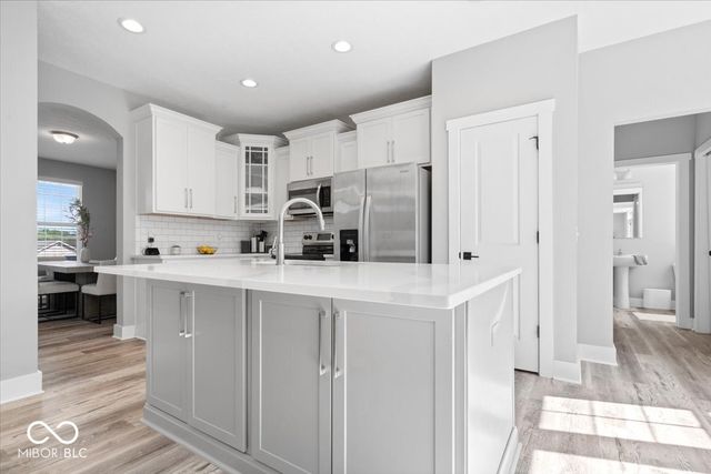 865 W Barouche, Pendleton, IN 46064