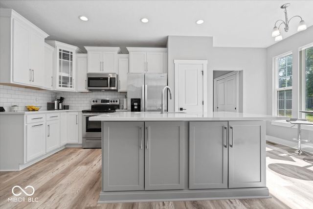 865 W Barouche, Pendleton, IN 46064