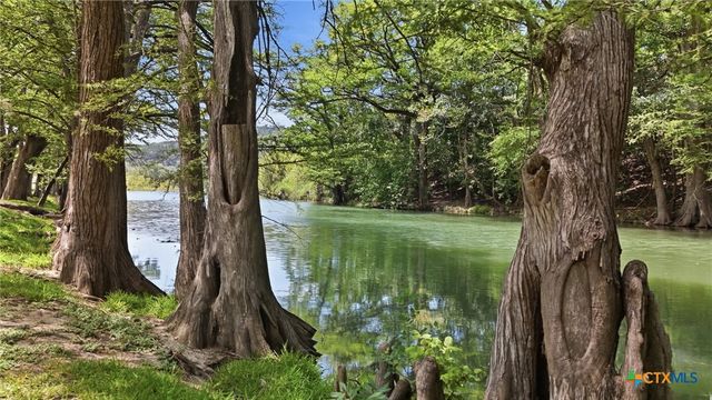 485 Pecan Falls, Canyon Lake, TX 78133