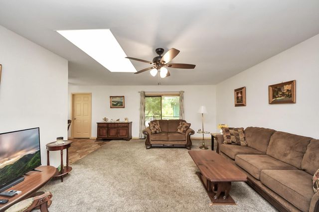 6122 Woodacres Drive, Hitchcock, TX 77563