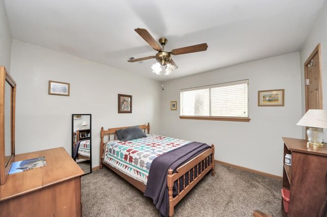 6122 Woodacres Drive, Hitchcock, TX 77563