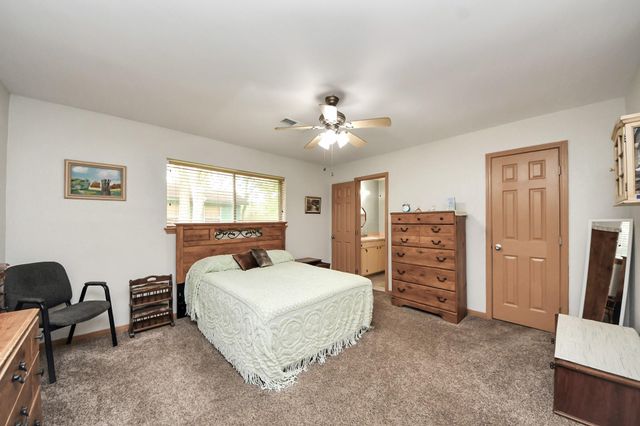 6122 Woodacres Drive, Hitchcock, TX 77563