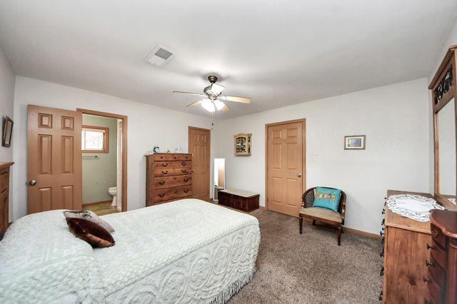 6122 Woodacres Drive, Hitchcock, TX 77563