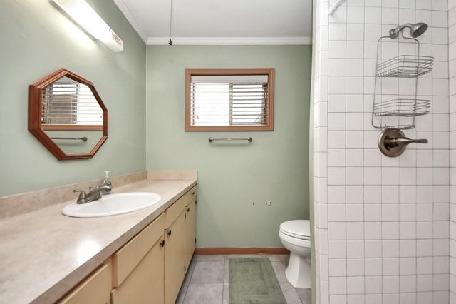 6122 Woodacres Drive, Hitchcock, TX 77563