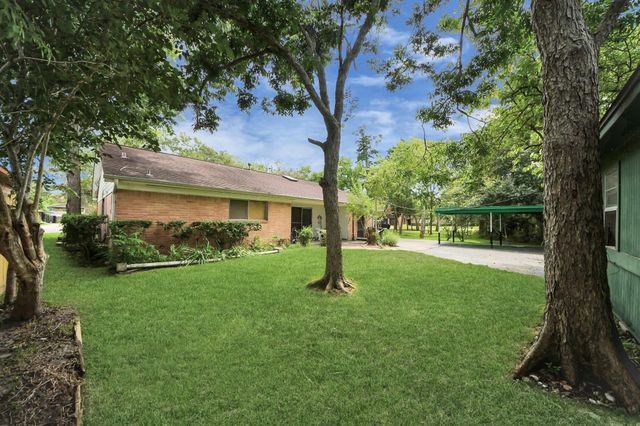 6122 Woodacres Drive, Hitchcock, TX 77563