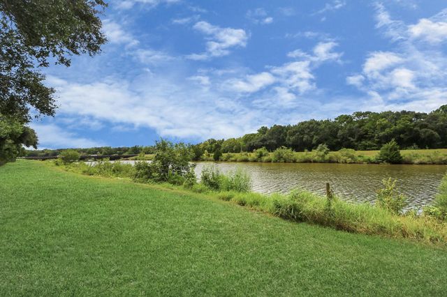 6122 Woodacres Drive, Hitchcock, TX 77563