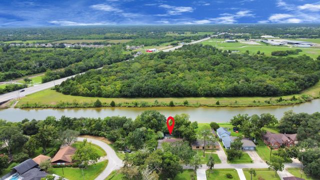 6122 Woodacres Drive, Hitchcock, TX 77563