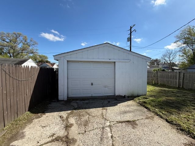 13460 Georgiana Avenue, Warren, MI 48089