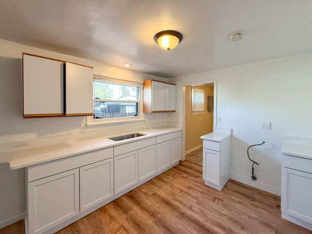 13460 Georgiana Avenue, Warren, MI 48089