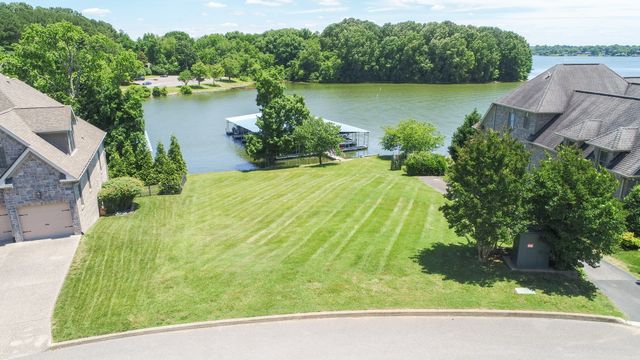 131 Lake Harbor Dr, Hendersonville, TN 37075