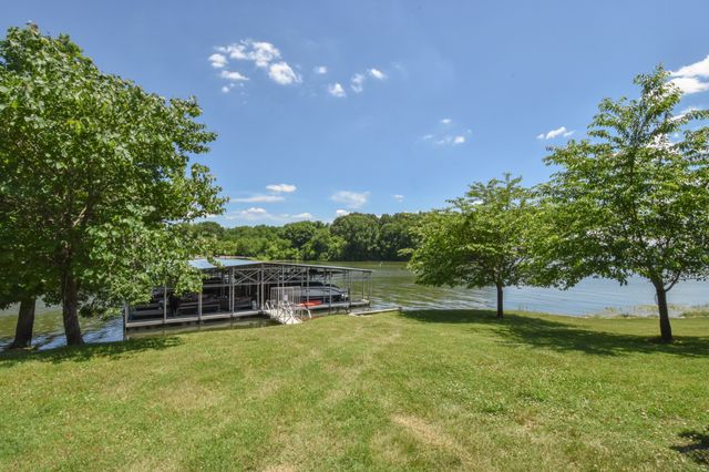131 Lake Harbor Dr, Hendersonville, TN 37075