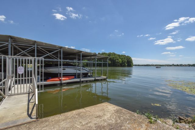 131 Lake Harbor Dr, Hendersonville, TN 37075