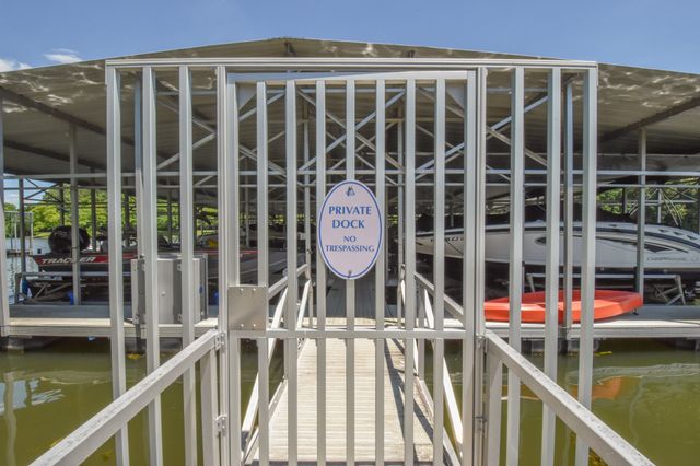 131 Lake Harbor Dr, Hendersonville, TN 37075