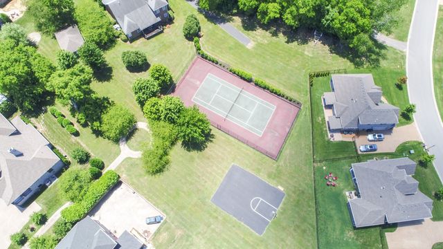 131 Lake Harbor Dr, Hendersonville, TN 37075