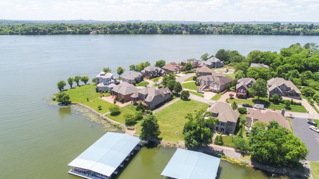 131 Lake Harbor Dr, Hendersonville, TN 37075