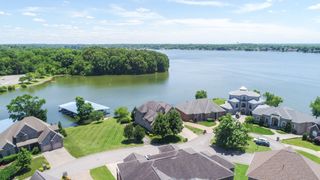 131 Lake Harbor Dr, Hendersonville, TN 37075