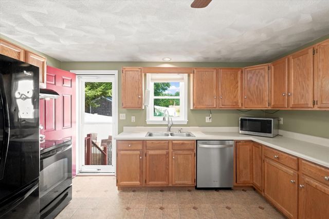 104 Center St., Groveland, MA 01834