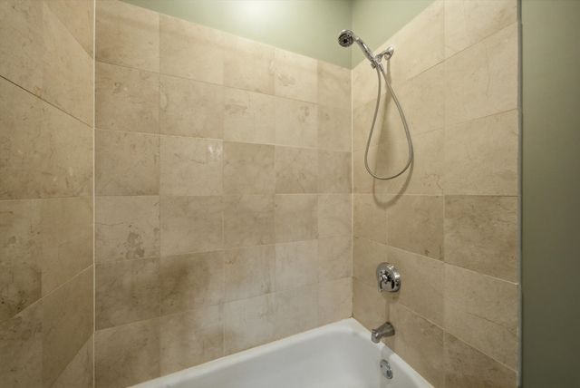 25 N Menard Avenue 2S, Chicago, IL 60644