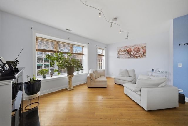 25 N Menard Avenue 2S, Chicago, IL 60644