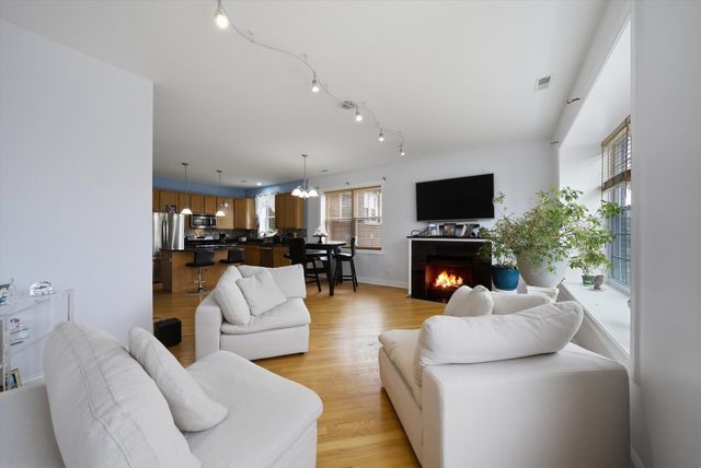 25 N Menard Avenue 2S, Chicago, IL 60644