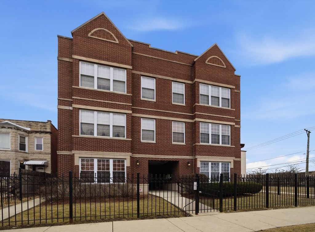 25 N Menard Avenue 2S, Chicago, IL 60644