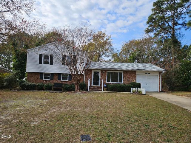 1834 Wendover Drive, Fayetteville, NC 28304