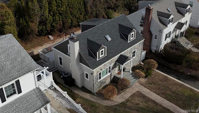 40 Wickford Road, New Rochelle, NY 10801