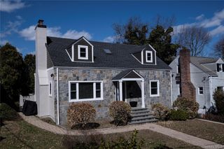 40 Wickford Road, New Rochelle, NY 10801