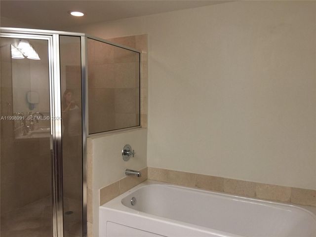 79 SW 12th St 1406-S, Miami, FL 33130